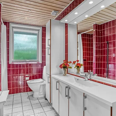 펜션 Stunning Home In Blavand With Sauna